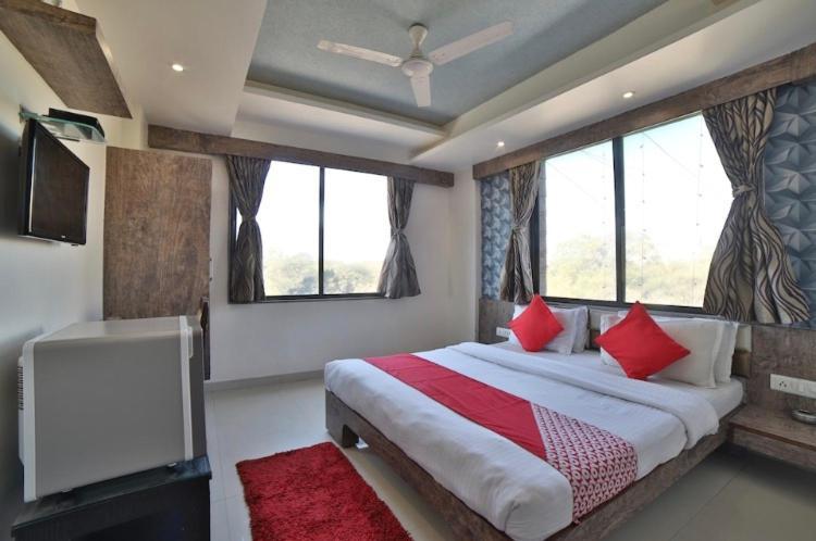 Hotel Green Apple Gandhinagar Ngoại thất bức ảnh